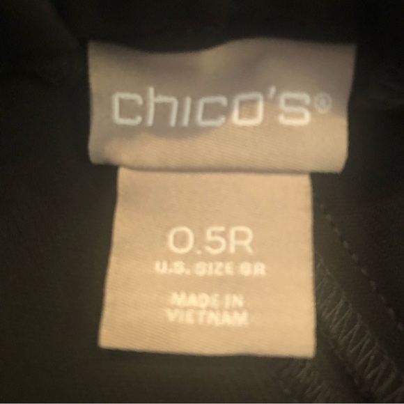 Chicos/ Woman’s cuffed cigarette pants/ silver stripe down side/ size 0-5R /US 6 - Picture 8 of 9